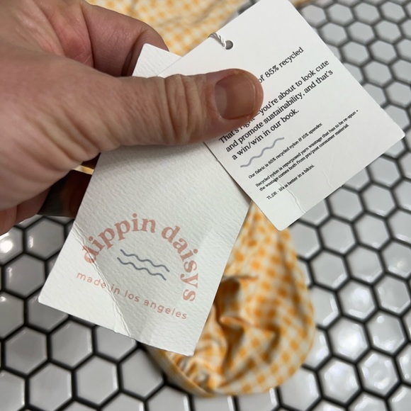 NWT dippin daisys bikini top size XL - Picture 5 of 5